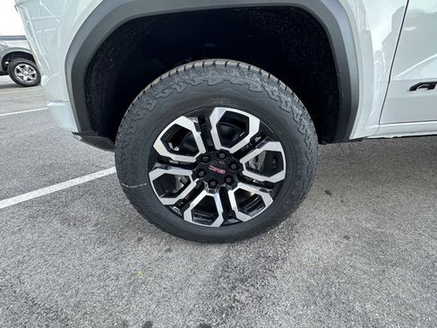 New 2026 GMC Canyon AT4 w/ AT4 Premium Package image 9