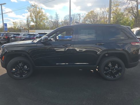 New 2025 Jeep Grand Cherokee Altitude w/ Trailer Tow Package image 20