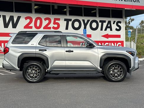 Used 2025 Toyota 4Runner SR5 image 6