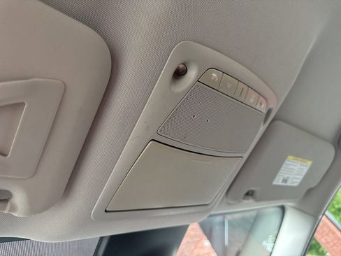 Used 2021 Nissan Rogue Sport S image 19