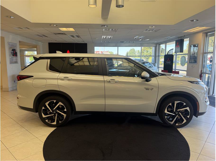 Used 2025 Mitsubishi Outlander Ralliart AWD/4WD image 4