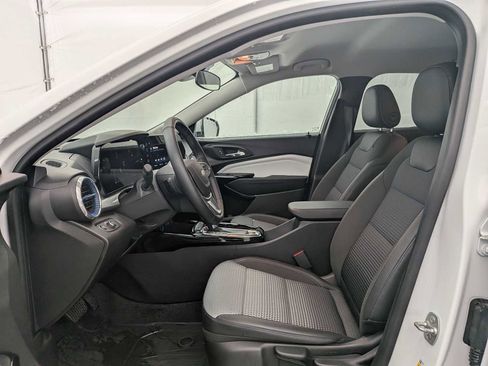 New 2025 Chevrolet Trax LT w/ Driver Confidence Package image 17