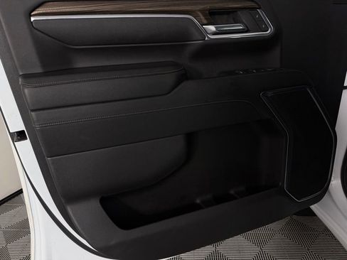 Used 2024 Chevrolet Silverado 2500 LT image 24