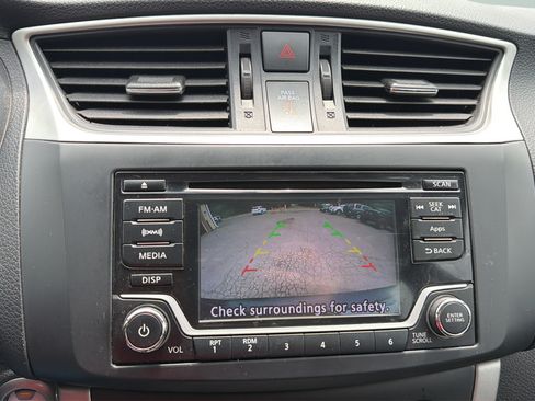 Used 2015 Nissan Sentra SV FWD image 18