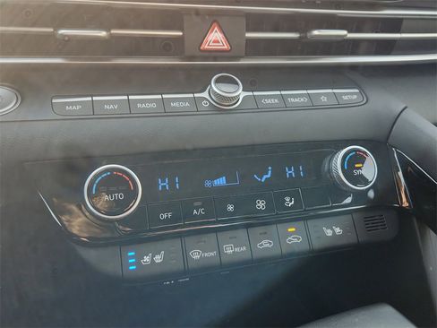 Certified 2023 Hyundai Elantra Limited image 27