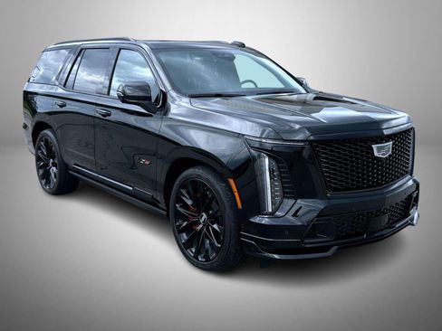 Certified 2026 Cadillac Escalade V w/ LPO, ONYX Package AWD/4WD image 3