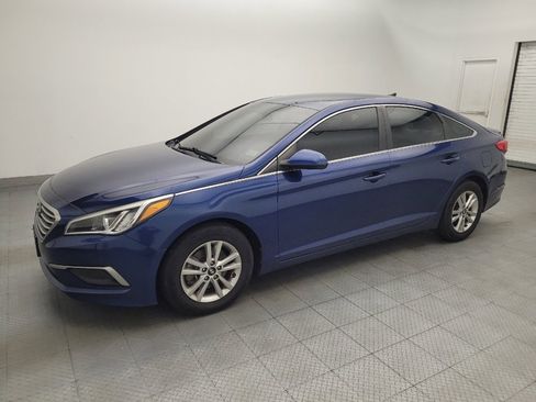 Used 2017 Hyundai Sonata SE FWD image 2