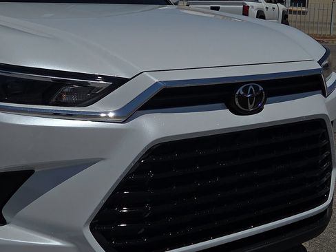 New 2026 Toyota Grand Highlander FWD image 7