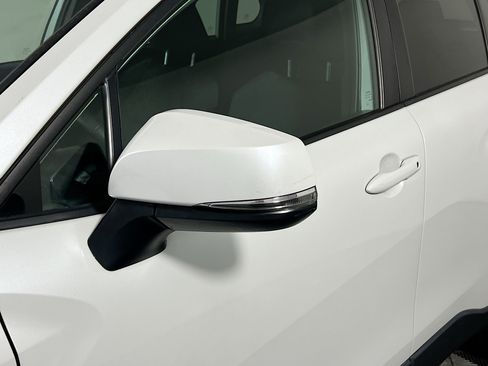 Used 2022 Toyota Corolla Cross LE image 12