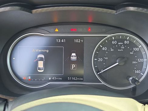 Used 2020 Nissan Versa SR FWD image 22