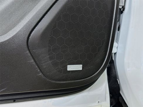 Used 2023 GMC Acadia SLT w/ Technology Package image 14