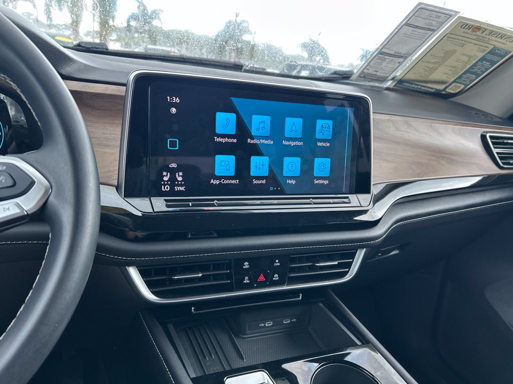 Used 2026 Volkswagen Atlas SE FWD image 32