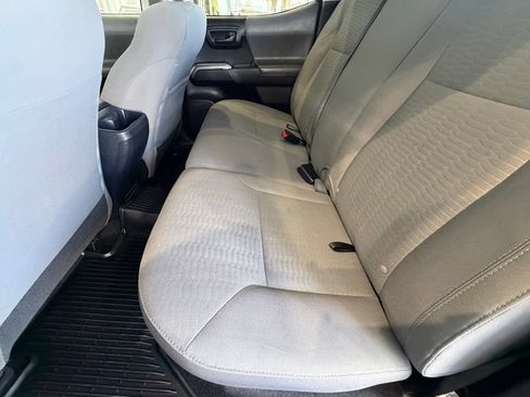 Certified 2019 Toyota Tacoma SR5 AWD/4WD image 31