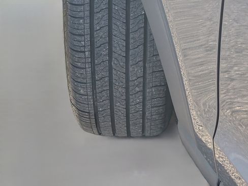 Used 2022 Ford Explorer XLT w/ Equipment Group 202A image 44