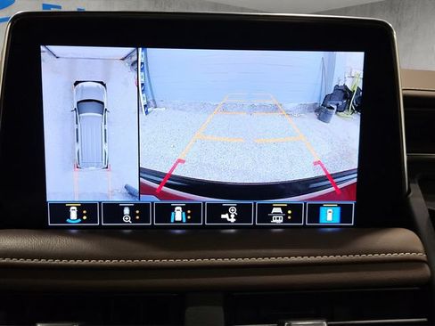 Used 2021 Chevrolet Tahoe High Country w/ Premium Package AWD/4WD image 15