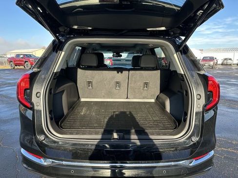 Used 2024 GMC Terrain Denali image 27