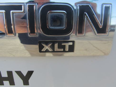 Used 2014 Ford Expedition XLT w/ Equipment Group 202A AWD/4WD image 19
