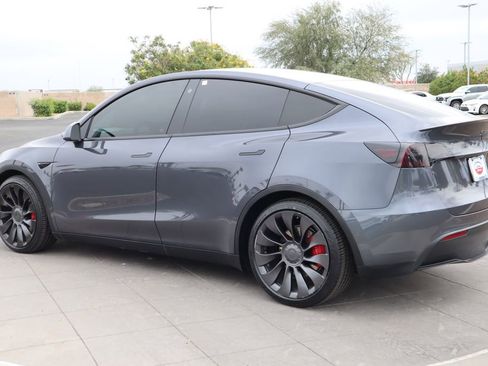 Used 2021 Tesla Model Y Performance image 7
