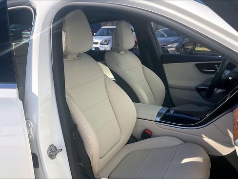 Used 2023 Mercedes-Benz C 300 4MATIC Sedan w/ Exclusive Trim Package image 9