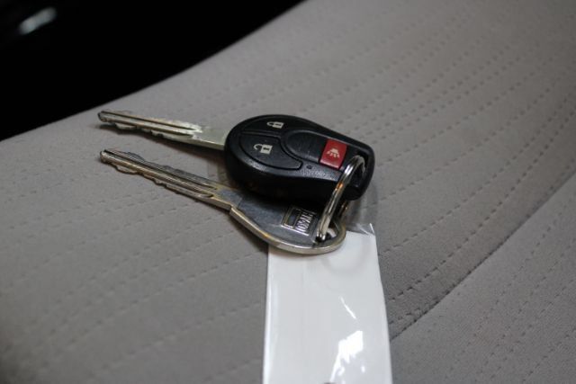 Used 2009 Nissan Cube 1.8 S w/ Interior Designer Pkg FWD image 13