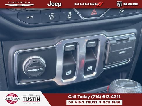 Used 2020 Jeep Wrangler Sport AWD/4WD image 22