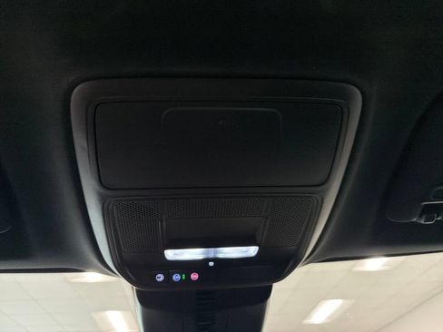 Used 2026 Chevrolet Traverse LT FWD image 21