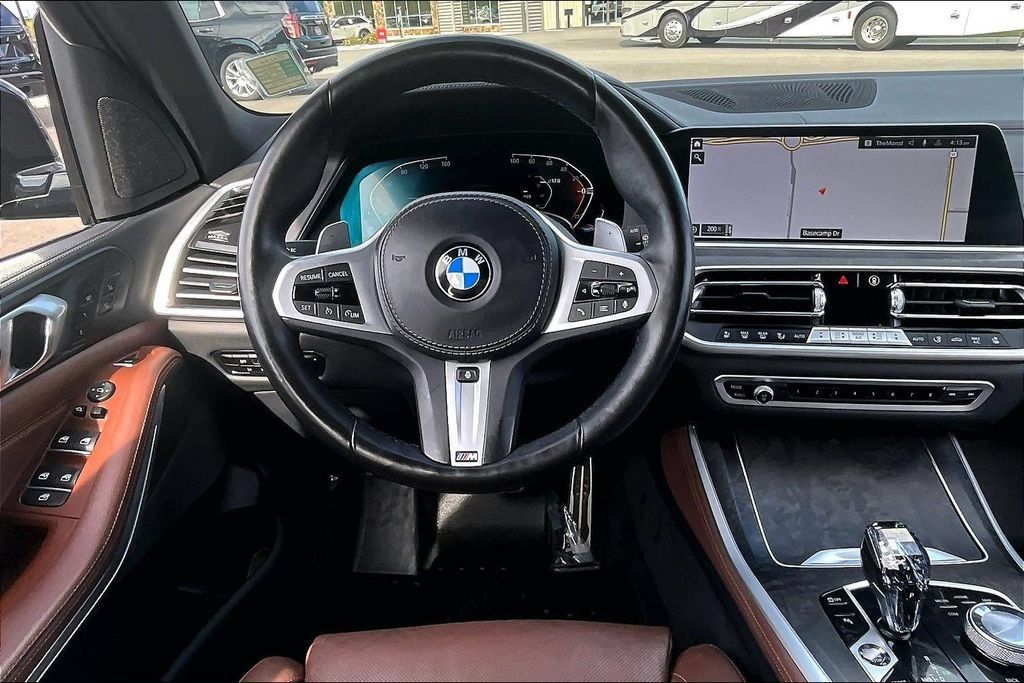 Used 2022 BMW X5 xDrive40i w/ M Sport Package AWD/4WD image 5