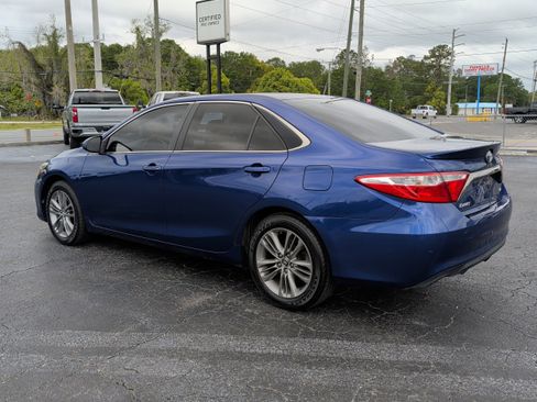 Used 2015 Toyota Camry SE image 4