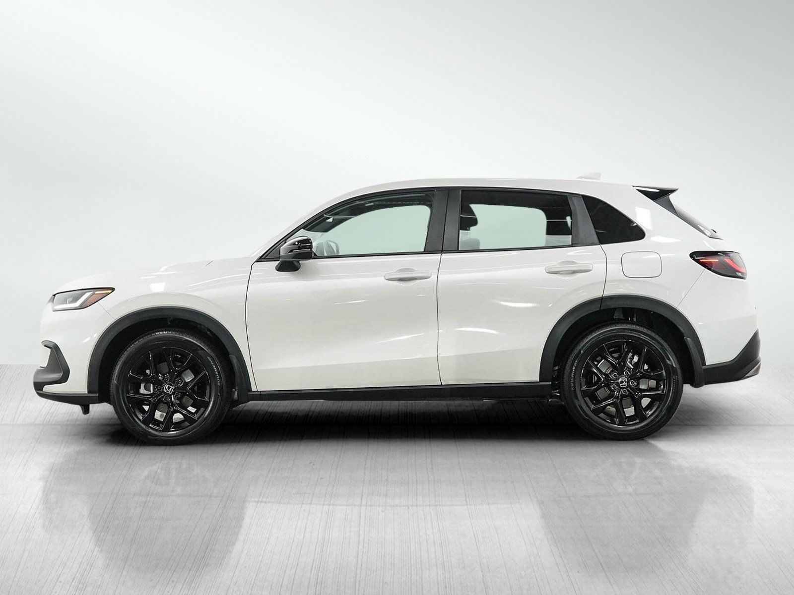 Used 2025 Honda HR-V Sport image 2