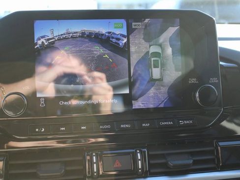 New 2025 Nissan Pathfinder SL image 13