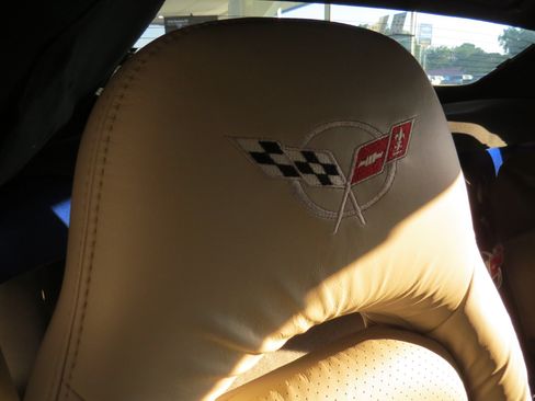 Used 2004 Chevrolet Corvette Convertible w/ Preferred Equipment Group RWD image 12