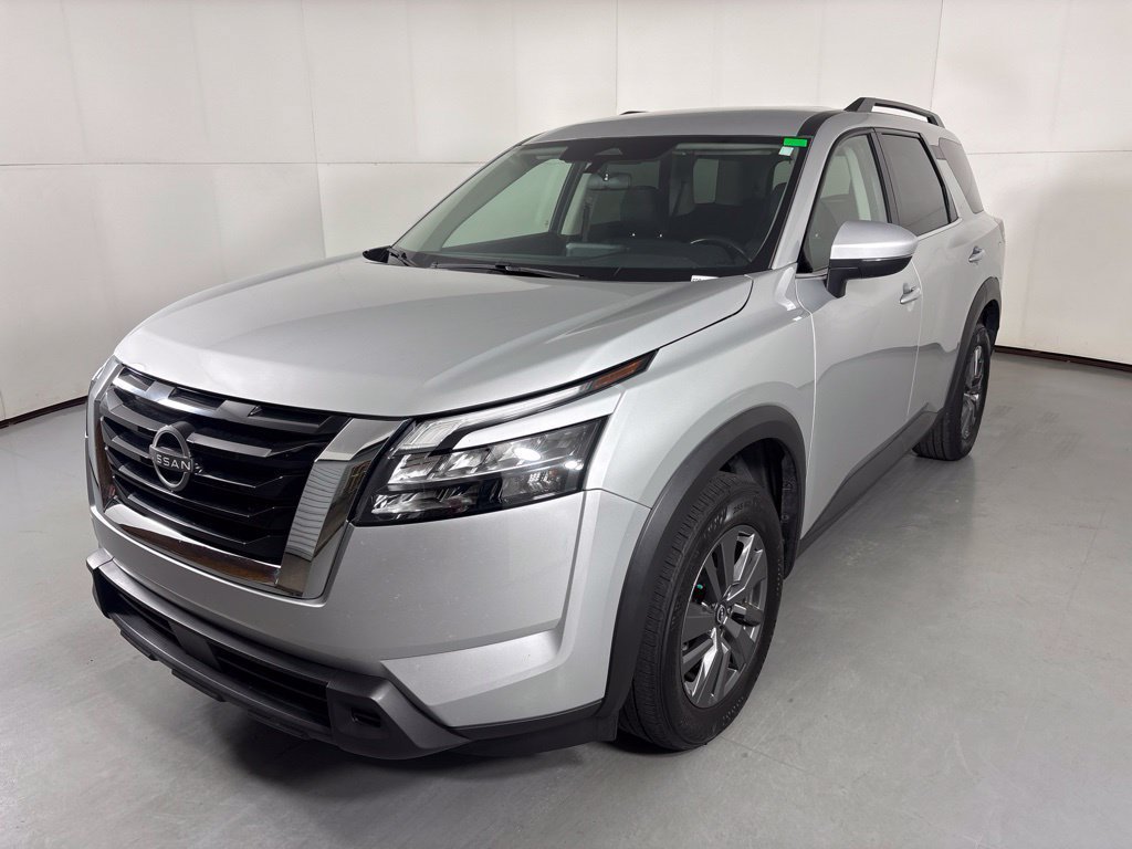 Used 2024 Nissan Pathfinder SV FWD image 4