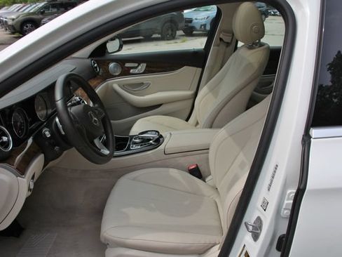 Used 2017 Mercedes-Benz E 300 4MATIC image 18