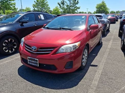 Used 2013 Toyota Corolla LE FWD image 2