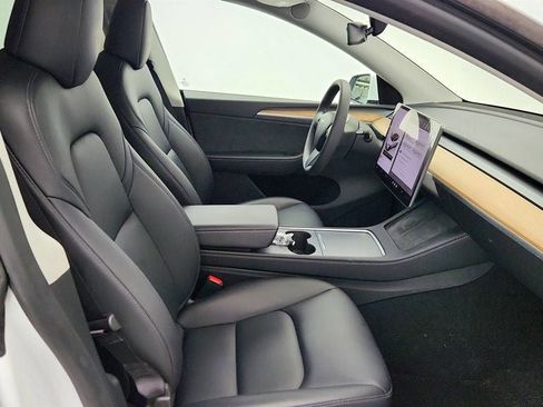 Used 2024 Tesla Model Y Long Range image 27