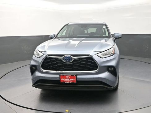 Used 2024 Toyota Highlander Limited AWD/4WD image 2