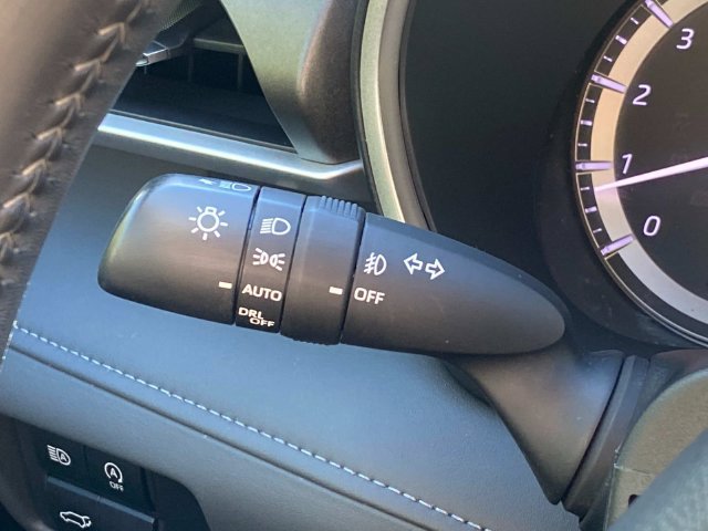 Used 2023 Toyota Highlander XLE FWD image 22