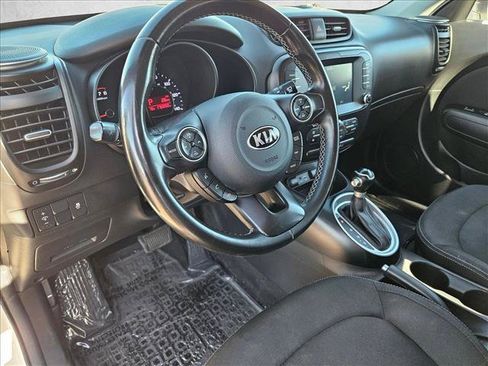 Used 2018 Kia Soul + FWD image 10