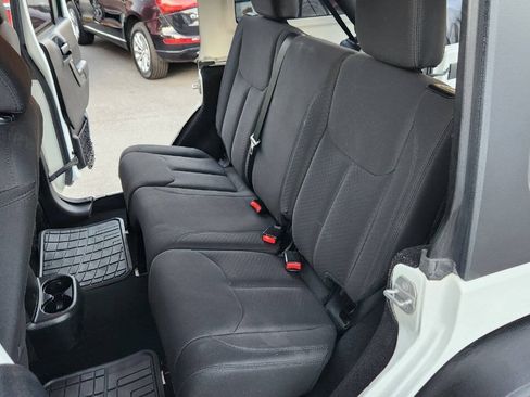 Used 2016 Jeep Wrangler Unlimited Sport w/ Quick Order Package 24S AWD/4WD image 28