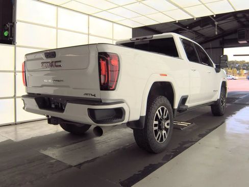 Used 2022 GMC Sierra 2500 AT4 w/ AT4 Premium Plus Package AWD/4WD image 4