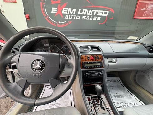 Used 1999 Mercedes-Benz CLK 320 Cabriolet image 17