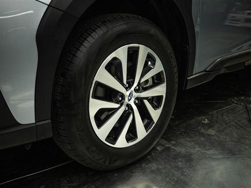 Used 2024 Subaru Outback Premium AWD/4WD image 3