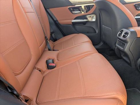 Used 2024 Mercedes-Benz GLC 300 image 19