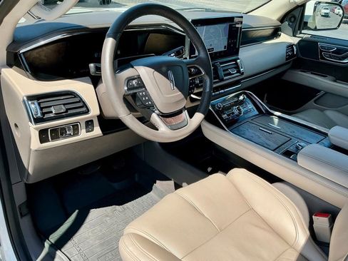 Used 2024 Lincoln Navigator Reserve w/ Monochromatic Package AWD/4WD image 40