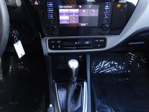 Used 2017 Toyota Corolla SE 50th Anniversary image 16