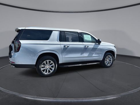 New 2026 Chevrolet Suburban Premier AWD/4WD image 8