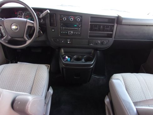 Used 2016 Chevrolet Express 3500 LT w/ LT Preferred Equipment Group image 29