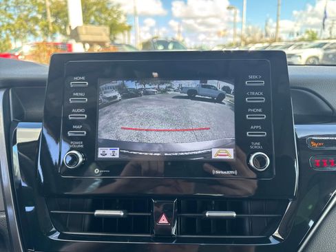 Used 2024 Toyota Camry SE image 19