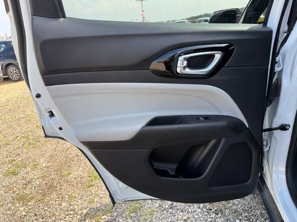 Used 2025 Jeep Compass Limited AWD/4WD image 33