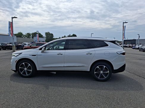 Used 2022 Buick Enclave Essence w/ Experience Buick Package AWD/4WD image 7